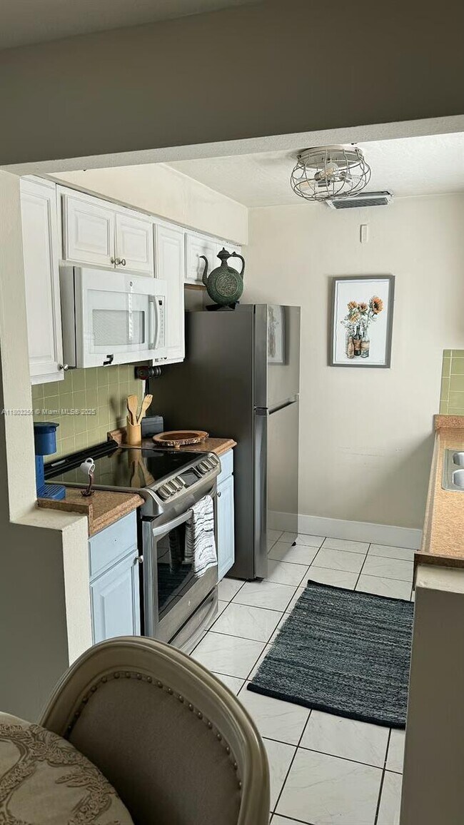 Foto del edificio - 6804 NW 27th Ct