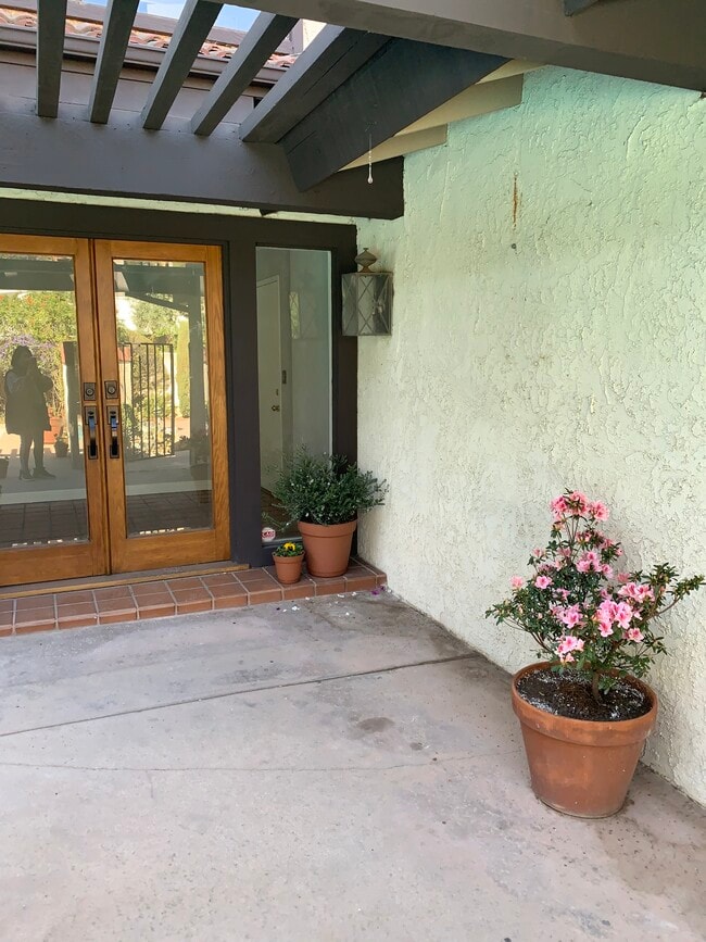 Building Photo - 2785 Claray Dr