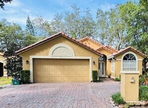 Building Photo - 1001 E Pebble Beach Cir