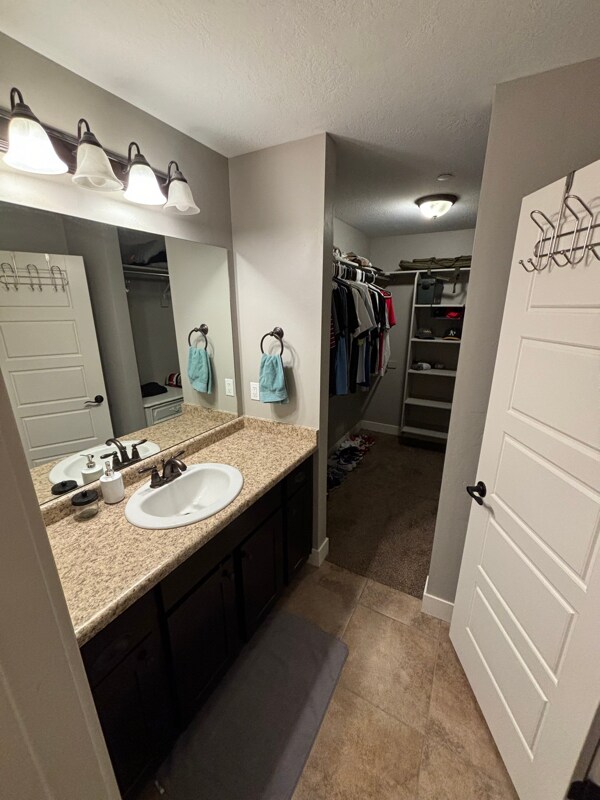 Building Photo - 860 Cecina Ct