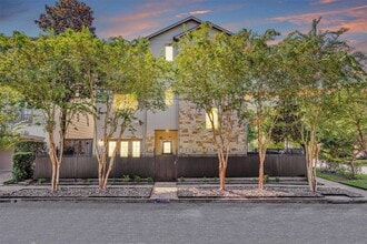 Building Photo - 2101 Elmen St