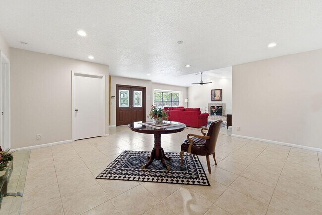 Foto del edificio - 5562 Reynolds Rd