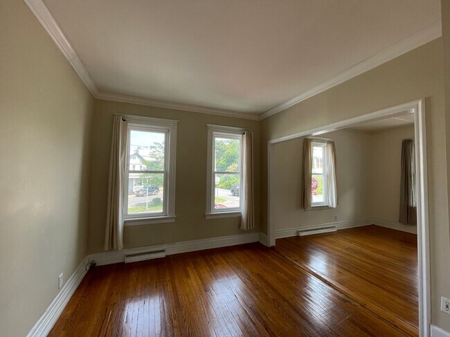 2nd Livingroom - 67 Short St