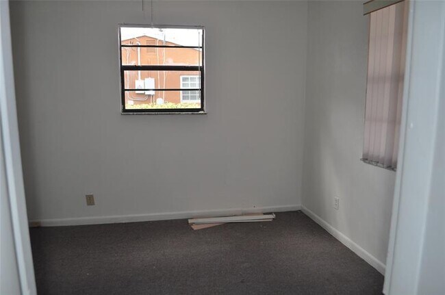 Foto del edificio - 6930 Liberty St