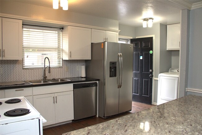 Foto del edificio - 2574 Marilee Ln