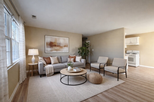 Foto del edificio - 1311 Fall Ct