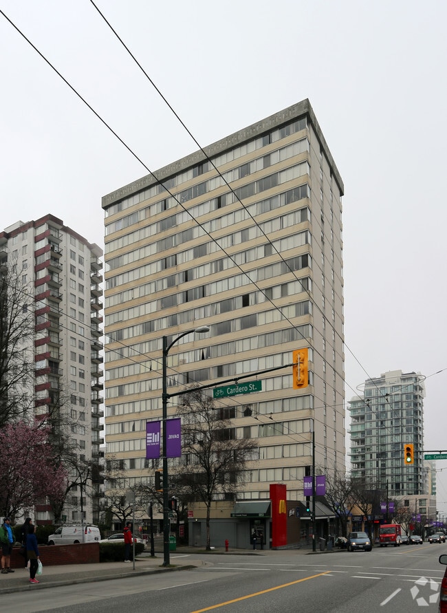Building Photo - Regency Park