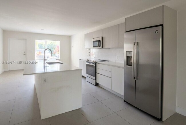 Foto del edificio - 2535 NE 193rd St