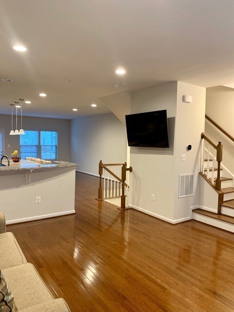 Building Photo - Gorgeous brick front 3bd 2/2bth townhouse ...