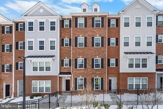 Building Photo - 4520 Reaney Ln
