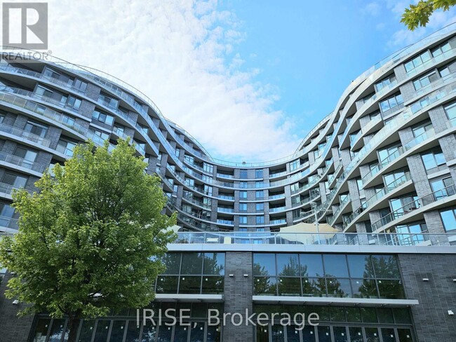 Building Photo - 1 Edgewater Dr