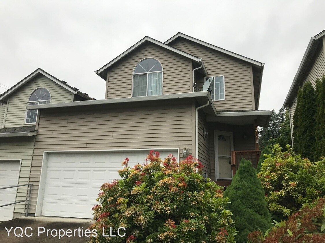 Primary Photo - 3 br, 2.5 bath House - 325 NE Wedgewood Ct.