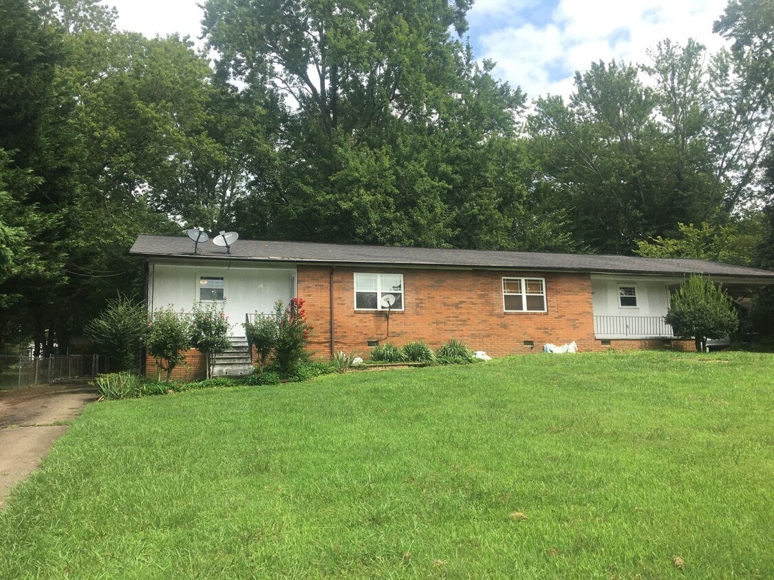 Primary Photo - West Knoxville 37909 - 2 bedroom, 1 bath d...