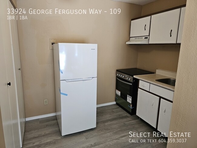Photo du bâtiment - 33924 George Ferguson Way