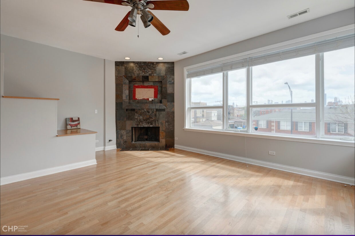 Primary Photo - 224 S Oakley Blvd
