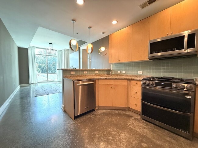 Foto del edificio - 905 Juniper St NE