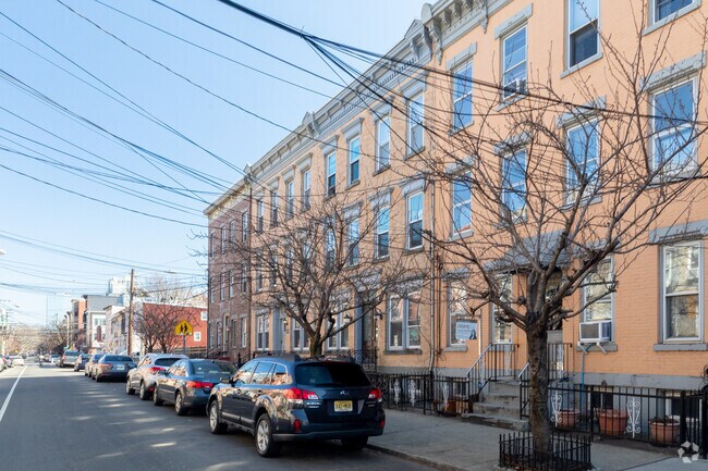 Building Photo - 349 7th St