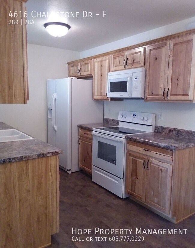Foto del edificio - 4616 Chalkstone Dr