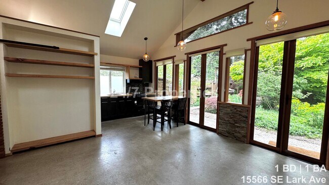 Building Photo - Beautiful 1 BD | 1 BA ADU with Driveway Parking - Milwaukie
