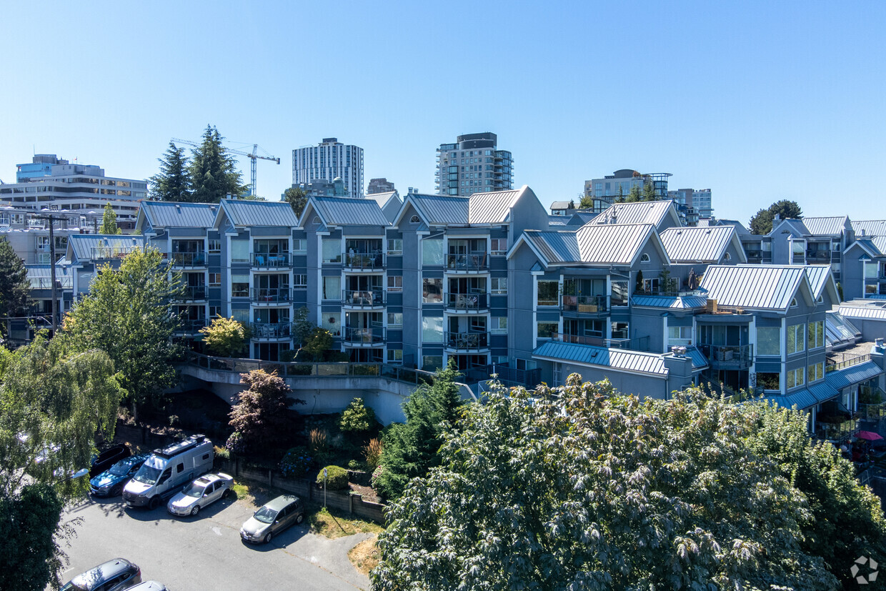 Exterior - Granville Island Village