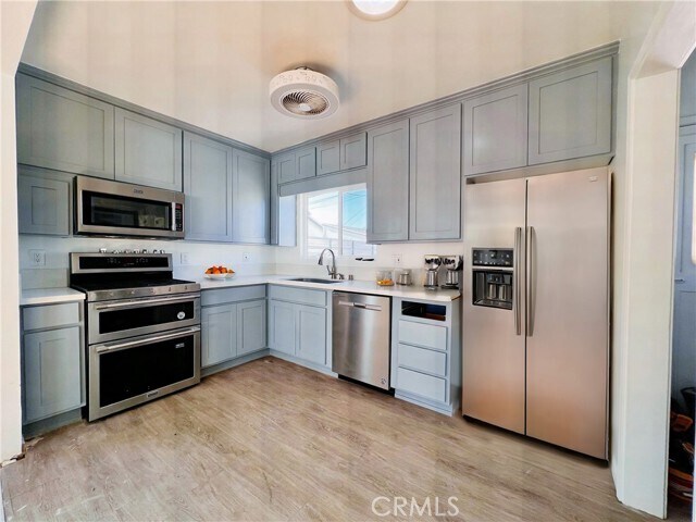 Foto del edificio - 9013 Stoakes Ave