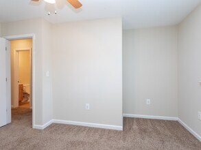 Building Photo - Villas Northpoint/Southpoint Apartments