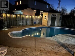 Building Photo - 18 Briarwood Dr