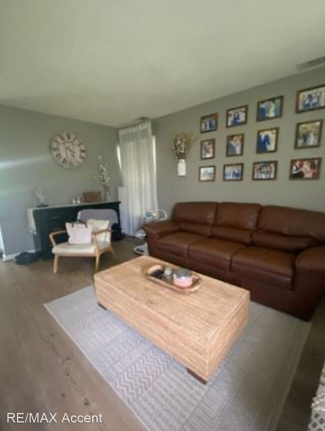 Foto del edificio - 3 br, 1.5 bath House - 2405 Dolphin Dr.