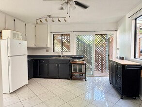 Building Photo - 317 Auhana Rd