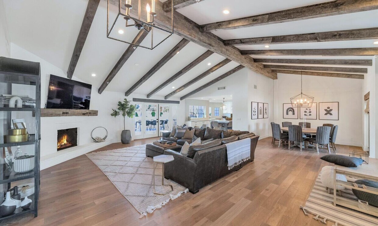 Foto principal - Rates Vary: $19,995 - $39,995