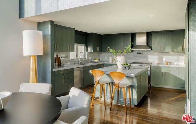 Foto del edificio - 9318 Warbler Way