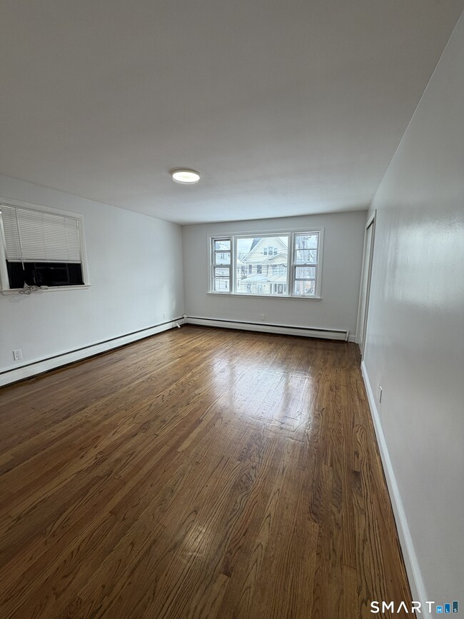 Foto del edificio - 582 Capitol Ave