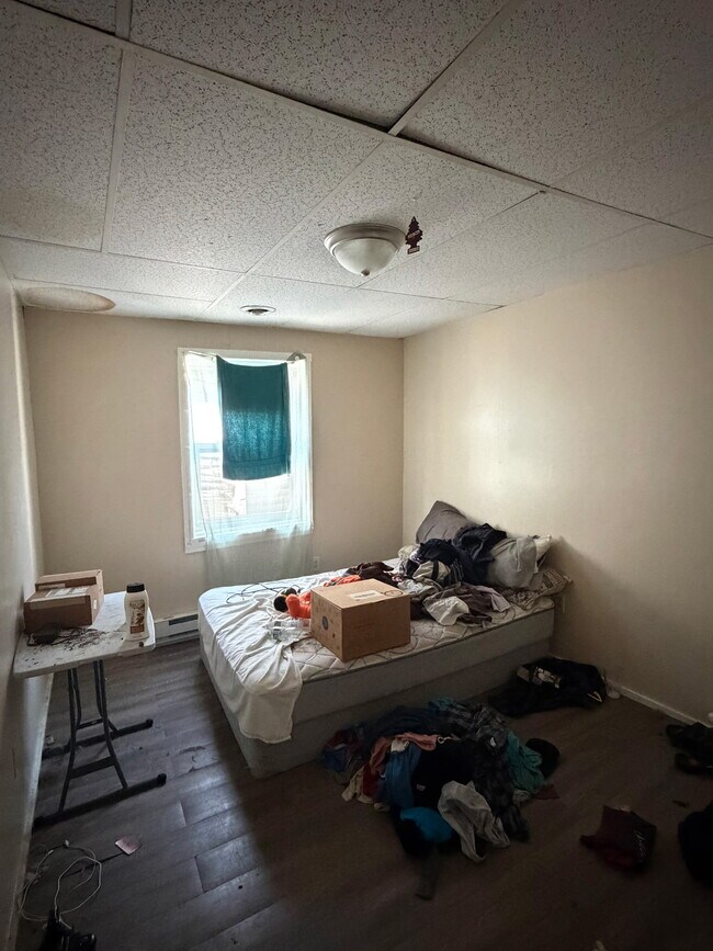 Bedroom 2 - 93 Pleasant St