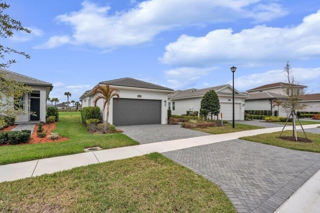 Building Photo - 9399 SW Pepoli Way