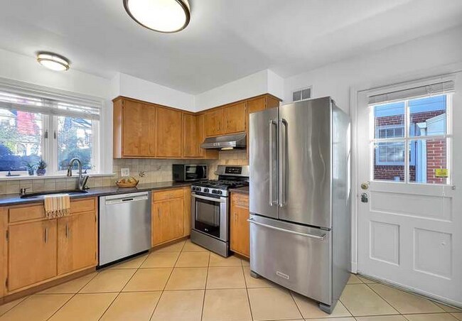 Foto del edificio - 4408 Maple Ave