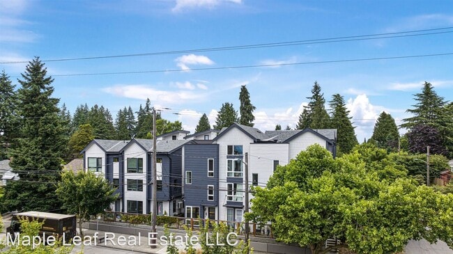 Building Photo - 2 br, 2.5 bath House - 10706 Greenwood Ave N
