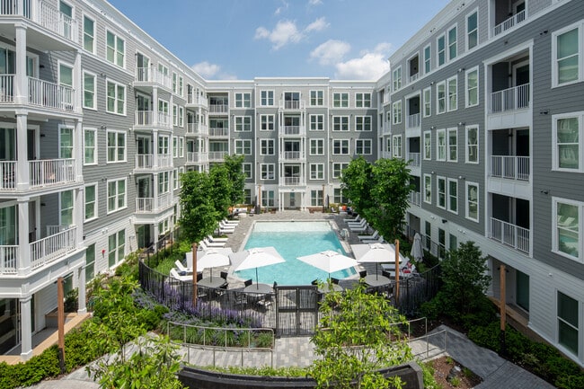 Building Photo - Chevy Chase Lake