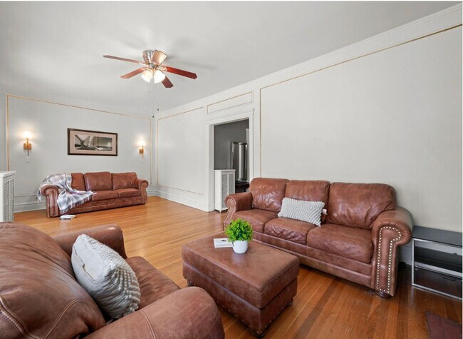 Foto del edificio - 1067 W Balmoral Ave