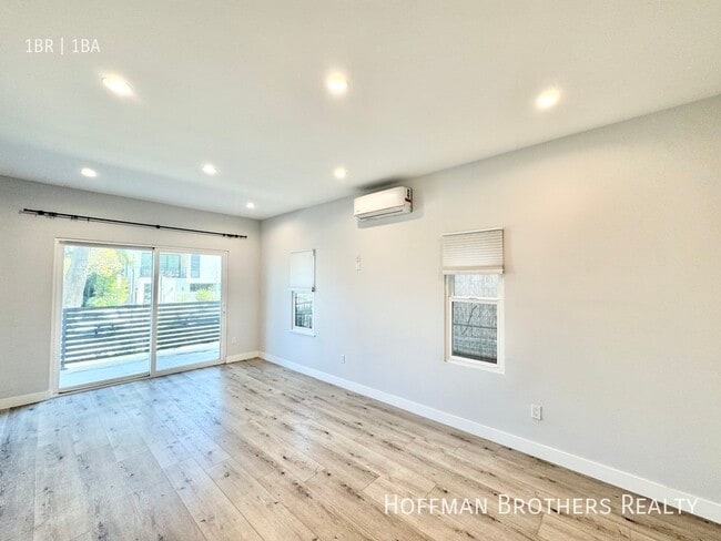 Building Photo - 141 N Swall Dr