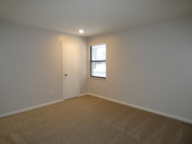 Building Photo - 8120 N Stoddard Ave