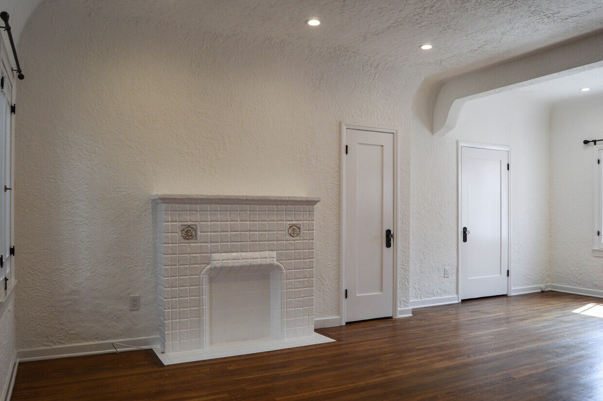 1315 N Hayworth Ave, West Hollywood, CA 90046 Apartments in West