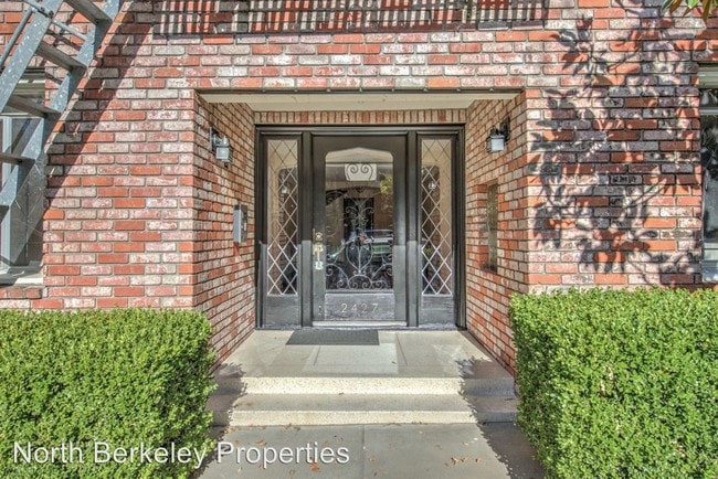 Building Photo - 2427 Hilgard Ave
