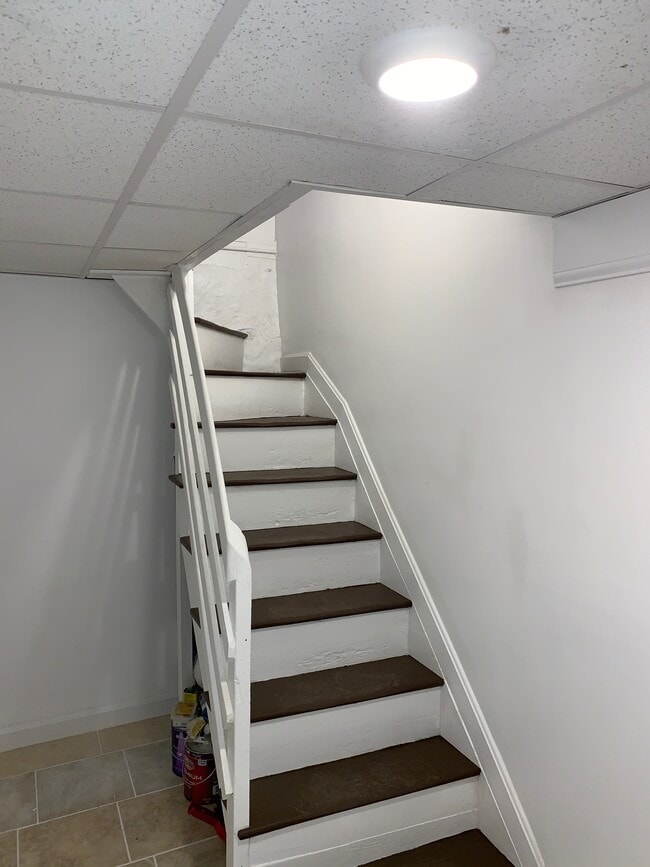 Building Photo - 38 Farquhar St