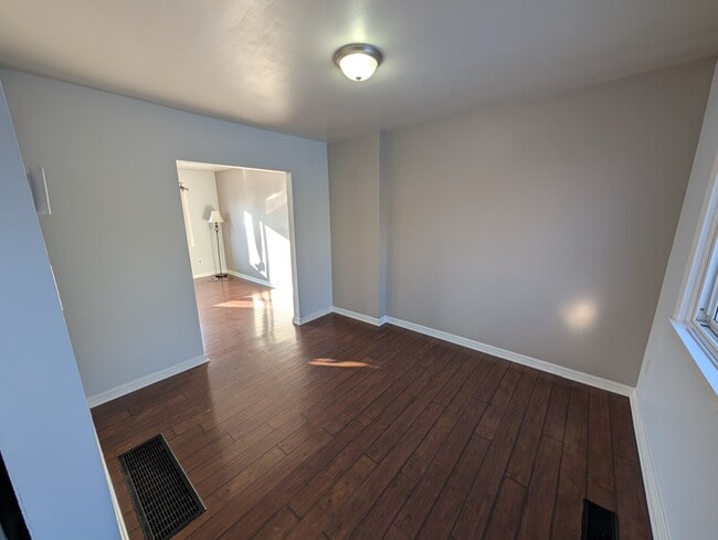 Building Photo - 515 Prince Albert St