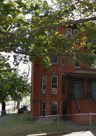 Primary Photo - 1284 Park Ave