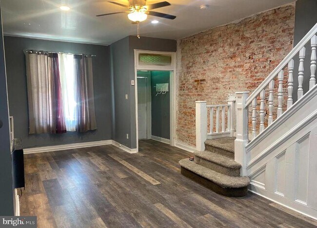 Building Photo - 3857 Poplar St