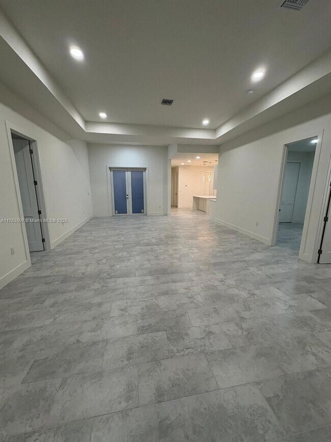 Foto del edificio - 727 Anaconda Ave S