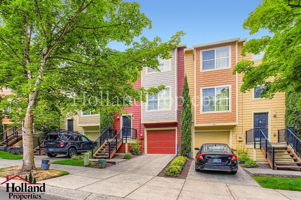 Primary Photo - ** BEST PRICE ** - Wonderful 3 Bed 3 Bath ...