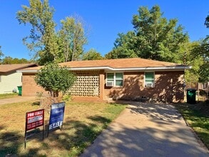 Building Photo - 104 Ave G
