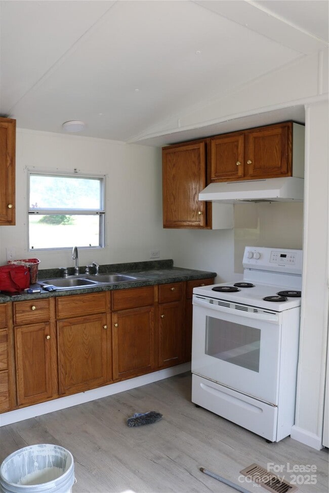Building Photo - 121 Newfield Ct